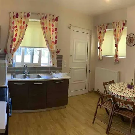 αpartment In The Northern Suburbs Of Athens * Anoixis